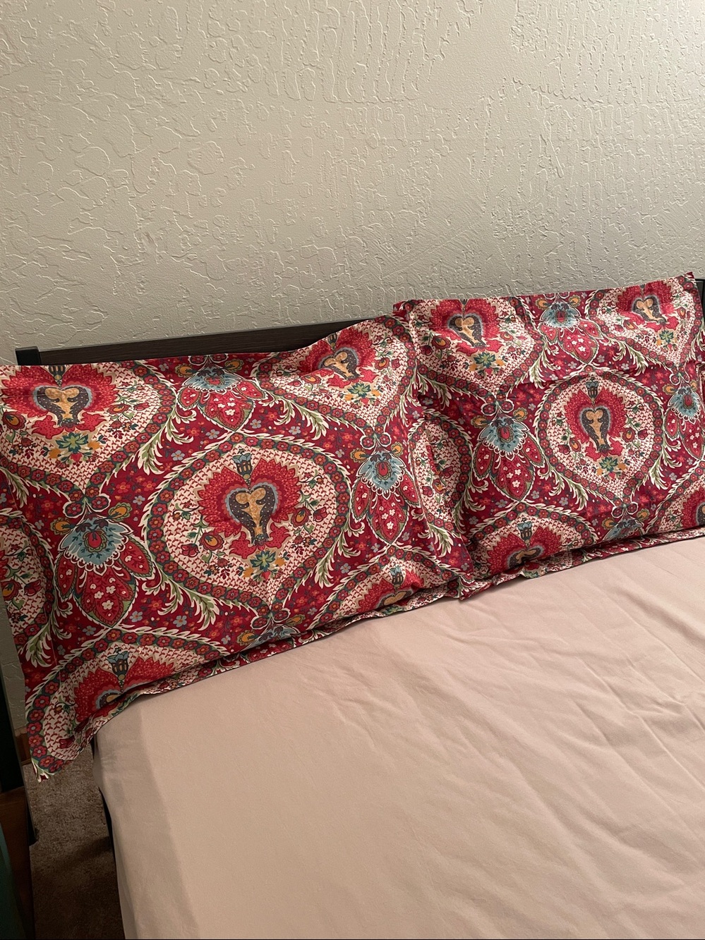 Pottery Barn Darcy std pillow shams, set of 2, new